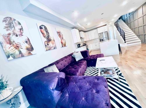 Upscale 3BDR Penthouse with Rooftop TV and Stunning Capitol and Monument Views Near Popular H Street Corridor Parking Included Free Cancellation