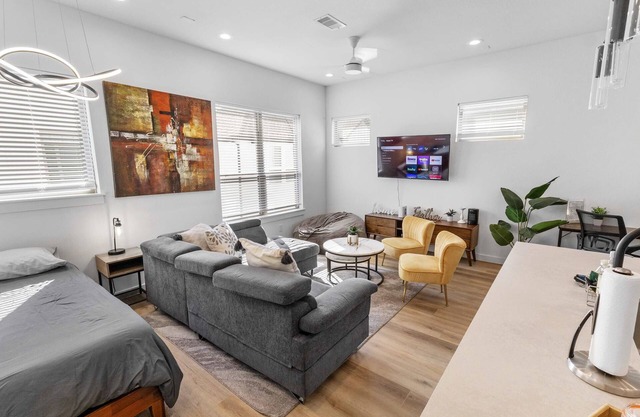 Upscale 3BR Crib Sleeps 12 Garage Gym Access