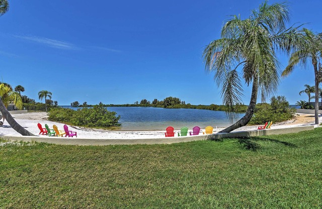 Upscale Gulf Front Hudson Condo w/Pool