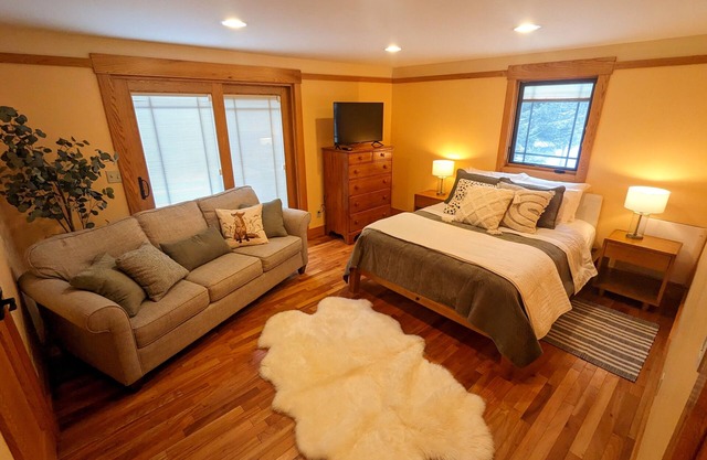 Upscale, Quiet & Private, Easily Accessible
