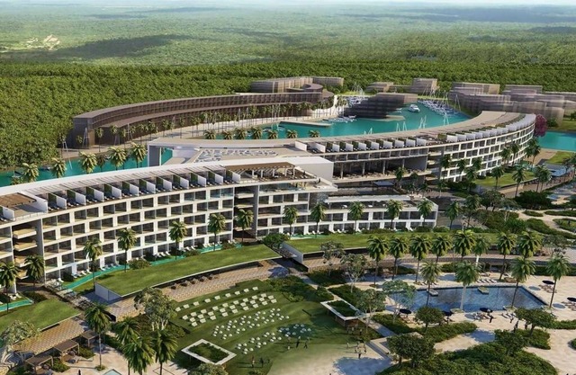 Upscale Resort Suite with Exclusive Lounge, Spa and Pool Access