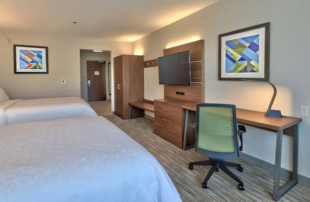 Upscale & Stylish Room! for Groups & Families