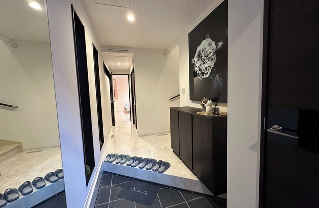 Upscale Sumida Retreat: Skytree Views, Workspaces & Premium Decor, 6 people