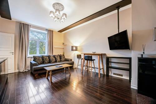 Urban City Charm Apartment in the Heart of Tallinn