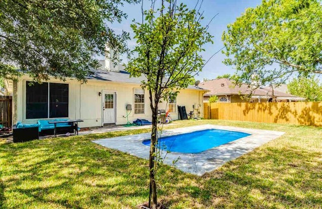 Urban Oasis North ATX , 5BR 2BA,Heated Pool