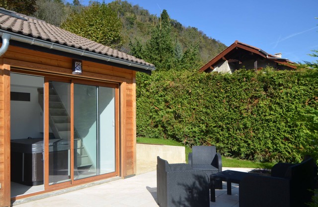 Uriage rental with jacuzzi and terraces