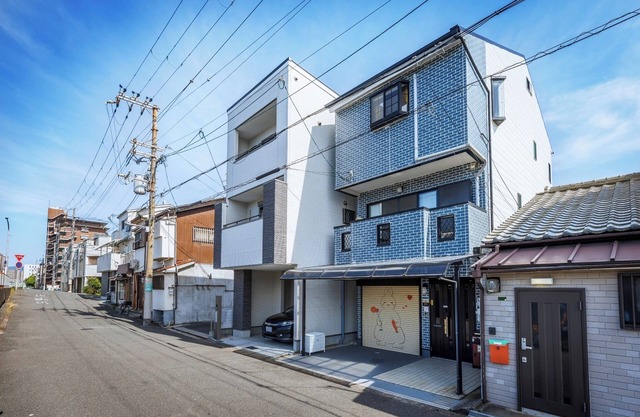 Usagi no Ya is a private house located along the r - Usagi no Ya/Osaka Ōsaka