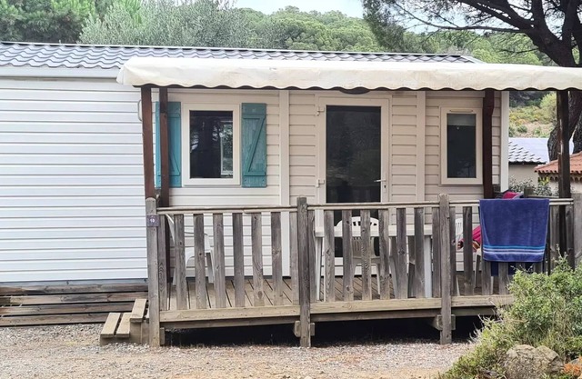Ushuaïa Villages Camping Figurotta * - Mobile home La Garigue 23m² - 2 bedrooms + Air conditioning + TV + Covered terrace 4 people