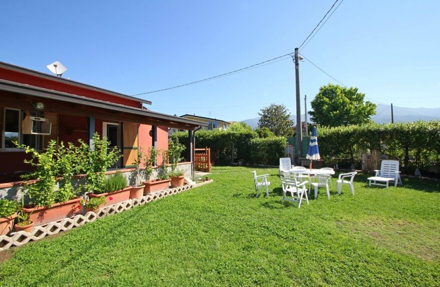 Utopia - House at 1,4Km from the Sea for 5 People with Garden