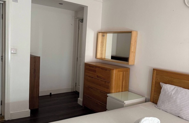 Uxbridge Brunel Uni En-suite Room 2