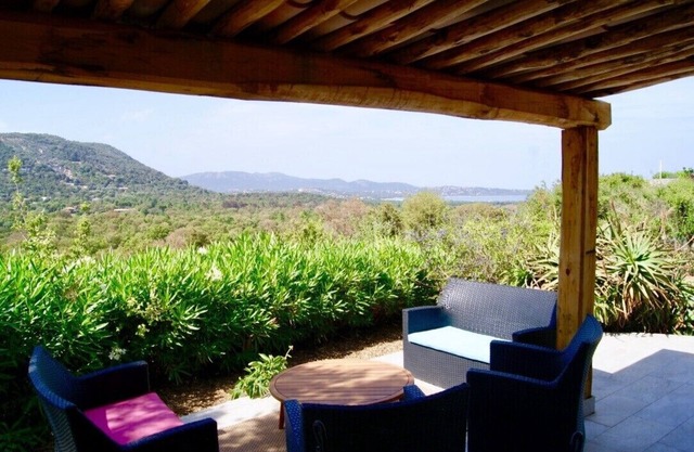 Villa Josepha 6 people overlooking the bay of Pinarello quiet