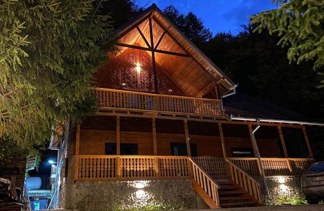 V13 Wild Cabin - Traditional mountain cabin with cosy modern rooms
