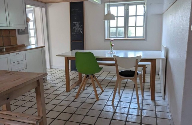 Vacation apartment on a farm with lots of space, animals and the sea close by.