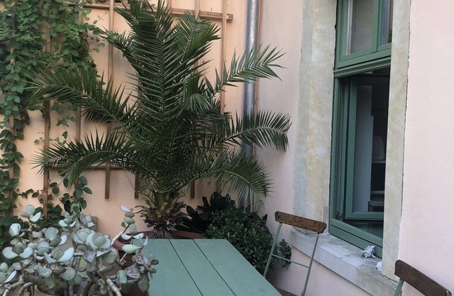Vacation apartment in a beautiful villa on the Saxon. Wine route