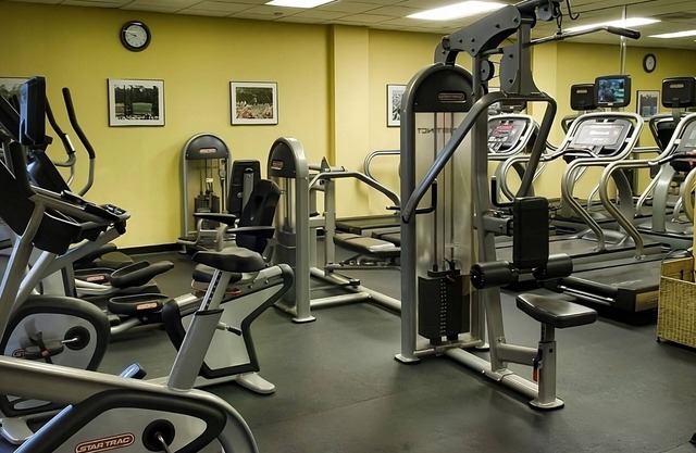 Vacation Day Is Always A Great Idea! Enjoy Comfortable unit. Near Gwinnett Place
