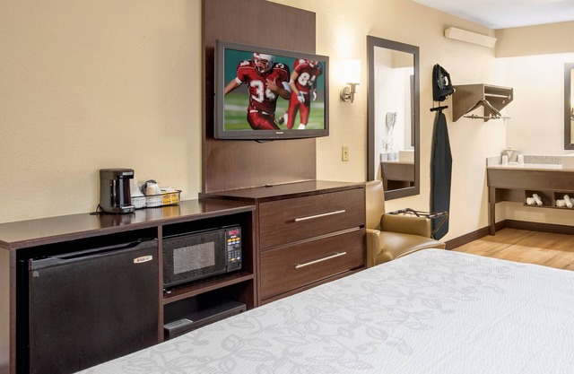 Vacation Day Is Always A Great Idea! Free Parking and Pet-friendly Property