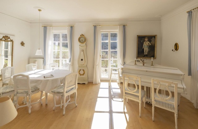 Vacation home (200sqm) with terrace and garden