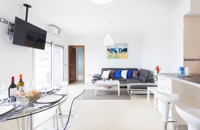 Vacation Home 'Armonía Park - Bajamar' with Sea View, Terrace & Wi-Fi