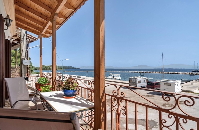 Vacation Home "Barba Panais' House" with Balcony & Sea View