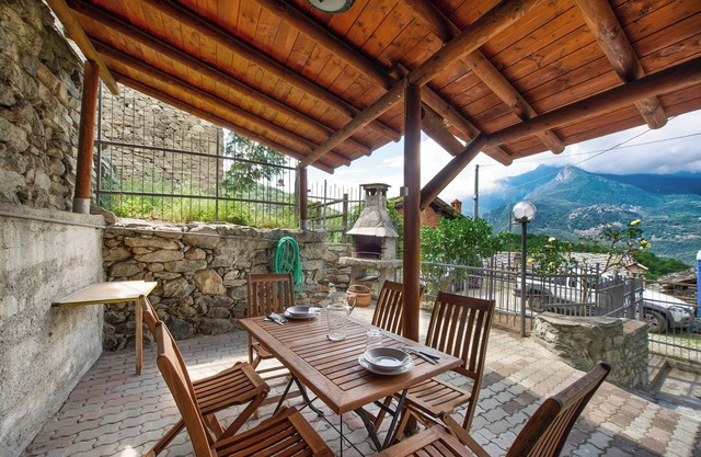 Vacation Home "Casa Jonathan" with Mountain View, Private Terrace & 2 Balconies