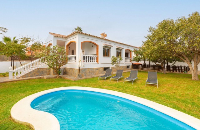 Vacation Home "Casa Guadalmar" with Private Pool, Terrace & Wi-Fi