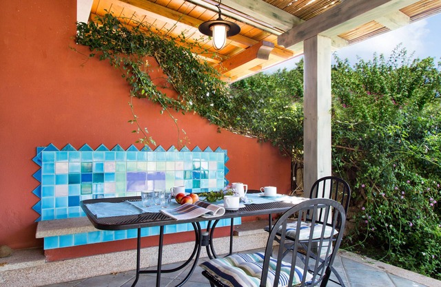 Vacation Home "Casa magnolia San Pantaleo" with A/C, Garden & Terrace; Parking Available