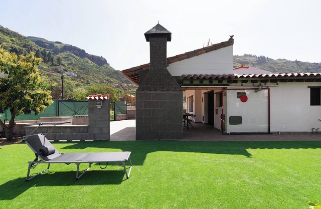 Vacation Home 'Villa Alma' with Mountain View, Private Terrace and Private Garden