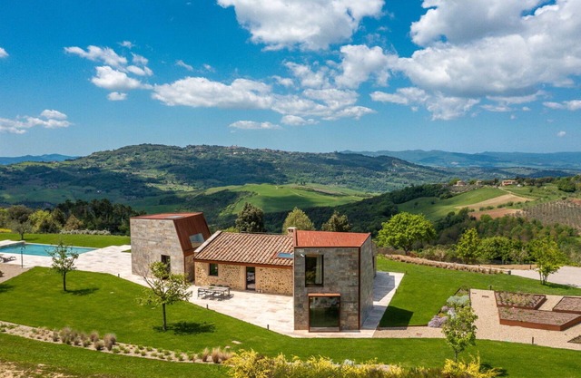 Vacation home for 6 guests with 250m² in Volterra Pisa (271985)