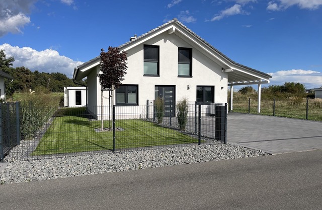 Vacation home Hilde on the lake with private beach for 4 adults, fireplace, boat and sauna