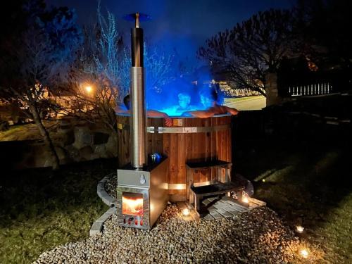 Vacation home, hot tub, lake view, sandy beach