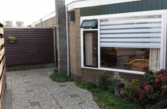 Vacation home in a quiet street, sunny terrace, close to the beach and center
