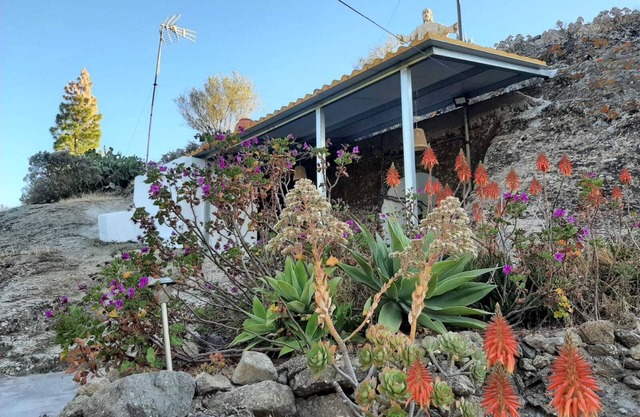 Vacation Home 'La Cuevita De Hilario' with Mountain View, Private Terrace and Private Garden