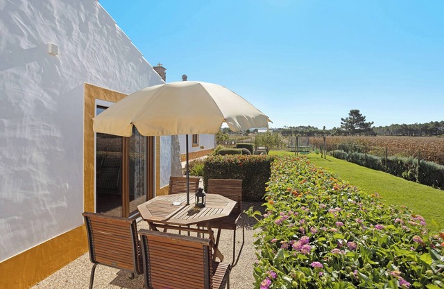 Vacation Home Monte do Tanoeiro - Casa Adega with Wi-Fi & Garden