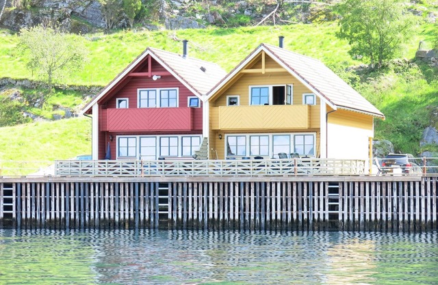 Vacation home Norway on the Sognefjord: several motorboats 9.9 hp to 60 hp for hire.