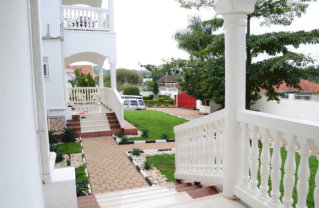 Vacation Home Muyenga - Royal Apartment