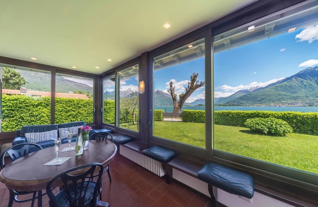 Vacation Home "Villa Rita" with Lake View, Wi-Fi, Garden, Pool & Terrace