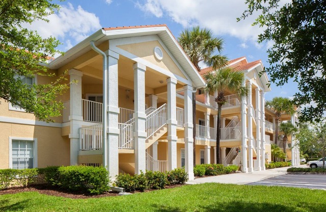 Vacation in Paradise. New Kitchen, New bedroom furniture.