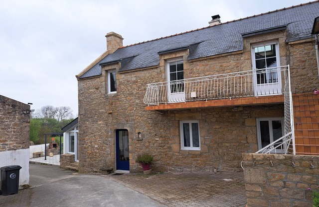 Vacation rental, ground floor, 1km from the beach in ERDEVEN Morbihan Brittany