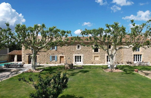 Vacation rental house with pool LAMANON LS1-443