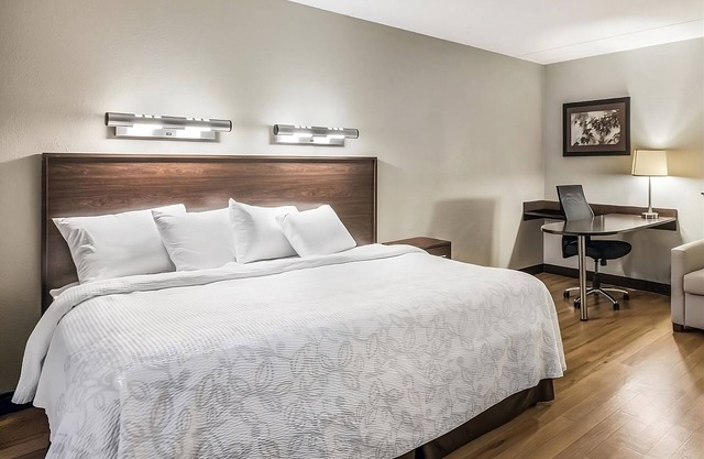 Vacation Starts Here! 2 Comfortable Units, Pets Allowed, Steps to Woburn Mall!