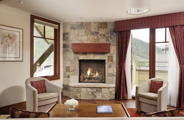 Vail Four Seasons - One Bedroom Luxury Residence - walk to Gondola One