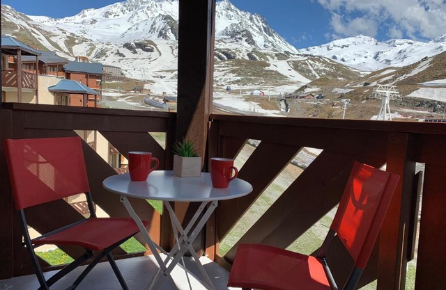 Val Thorens Temple of the Sun - ski in, ski out