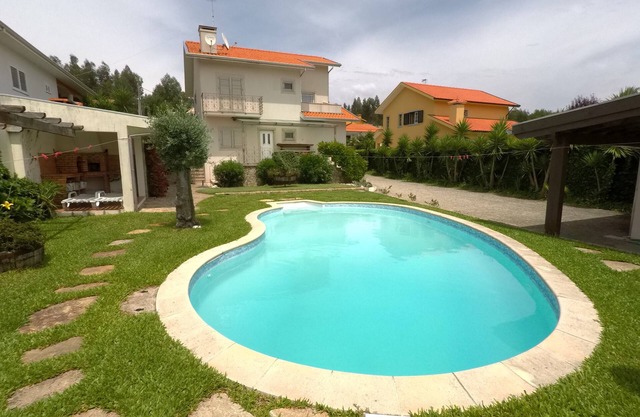 Valadas Guest House - 4 Bedroom Villa with Pool