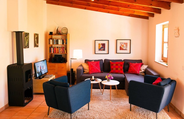 Vale do Guizo Casa Sul, comfortable home in the countryside, close to the sea