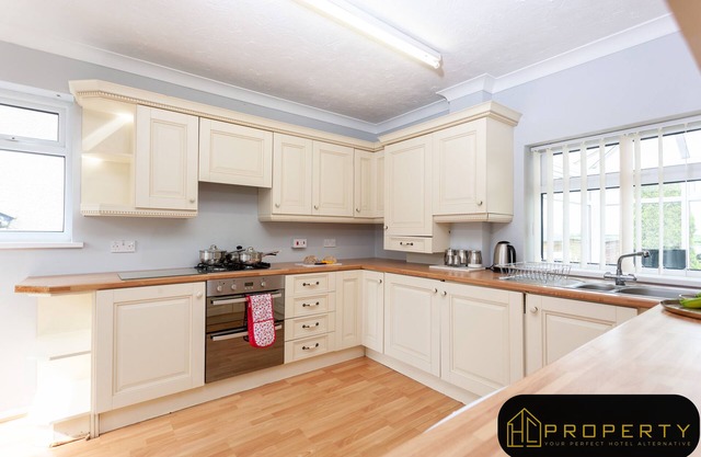Vale View 2 Bed-Deluxe-Apartment-Private Bathroom