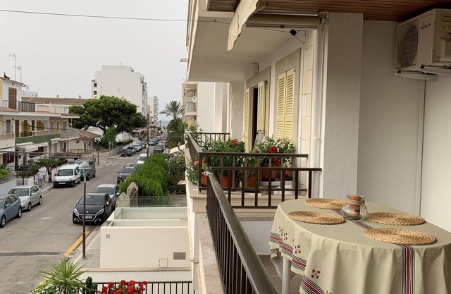 VALEM. 100 meters from the beach, with 3 bedrooms and 2 bathrooms.