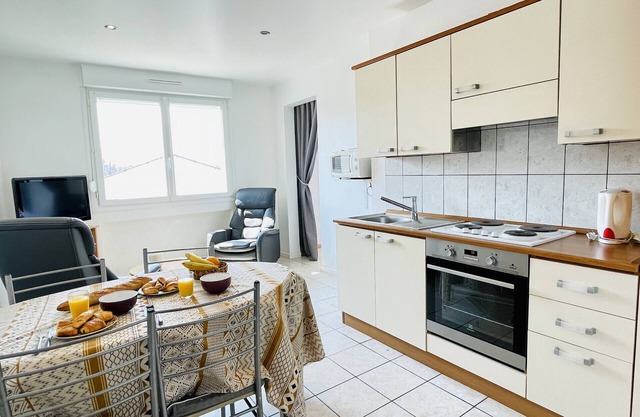 Valery : Apartment at 300 meters from the thermal baths (Public and unlimited parking)