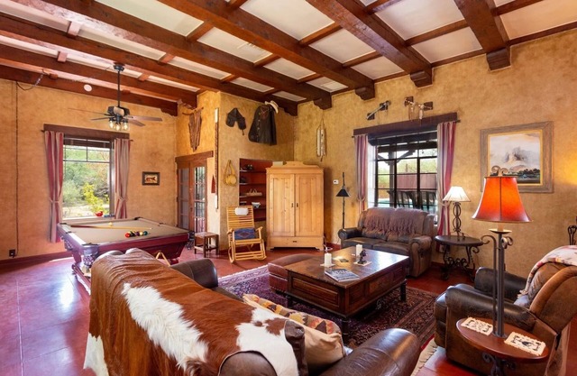 Valle Verde Ranch - for travelers, birders, artists, history lovers and friends.