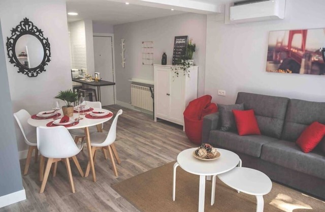 VALTOUR New apartment Downtown+Wifi+A/C+Terrace