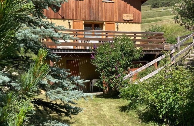 Vars Detached chalet 6/8 people